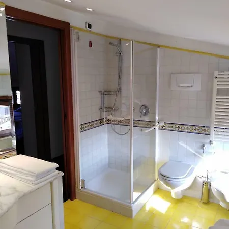 71 Via Vittorio Emanuele, Vista Lago E Terme Apartment *